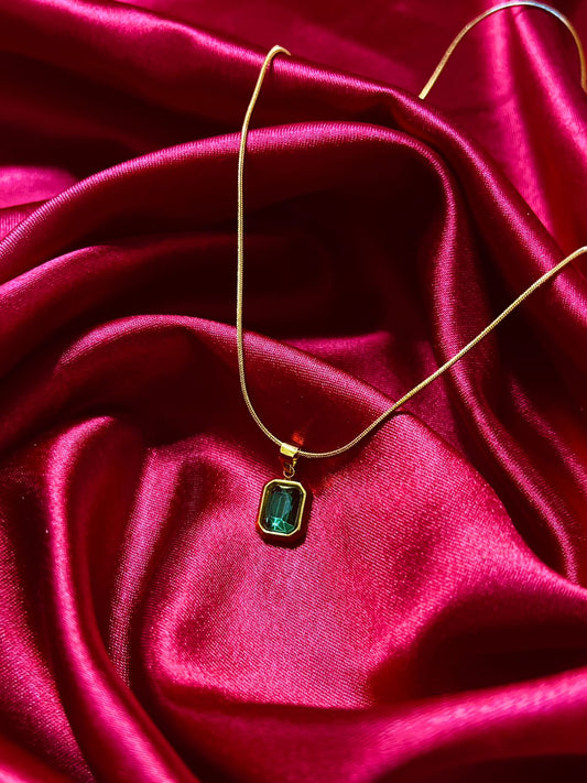 Emerald Glow Necklace