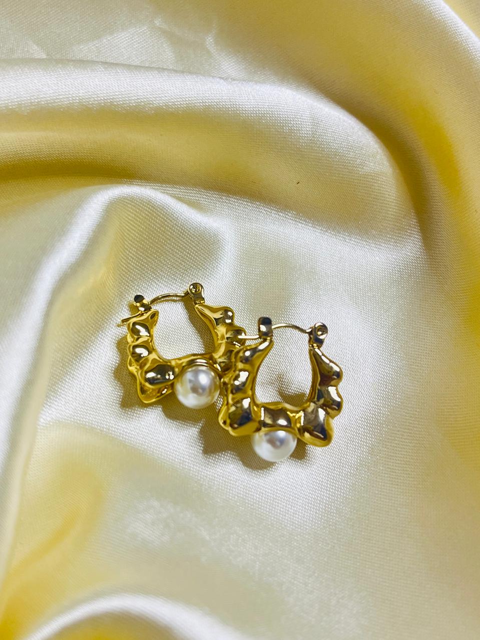 Pearl Aura Earing