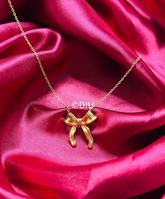 Belle Necklace