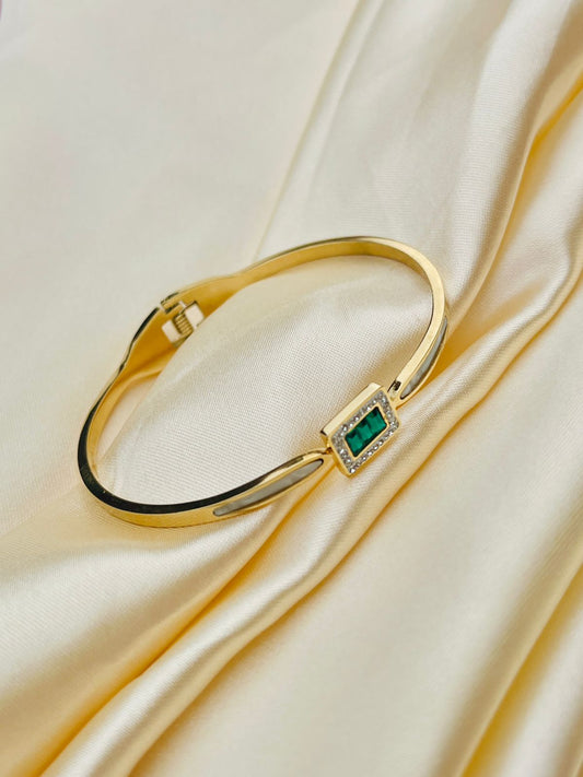 Emerald Kada