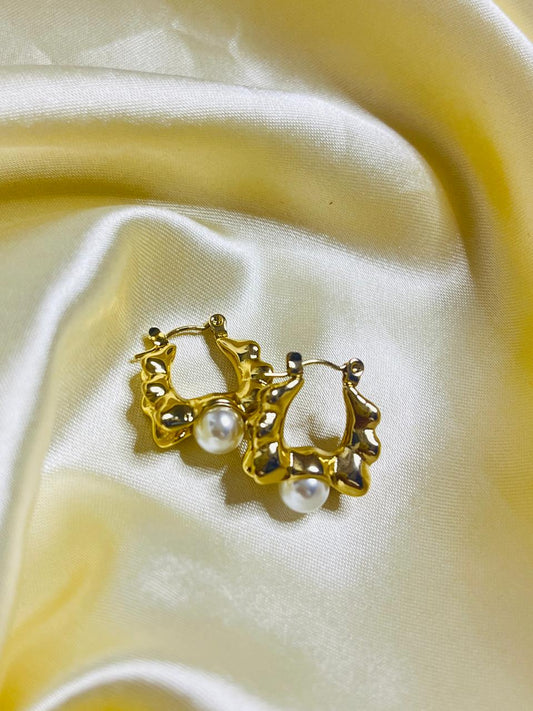 Pearl Aura Earing