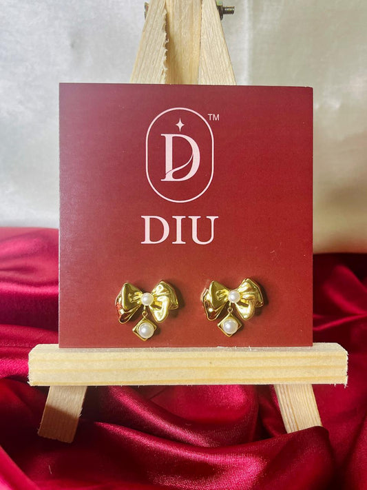 Pearl Bow Earing